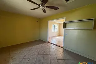 122 Rosa St, Edna, TX 77957 - Photo 10