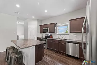524 Long Leaf Drive, New Braunfels, TX 78130 - Photo 8
