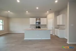 608 Cypress Arbor, Seguin, TX 78155 - Photo 6