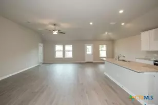 608 Cypress Arbor, Seguin, TX 78155 - Photo 4