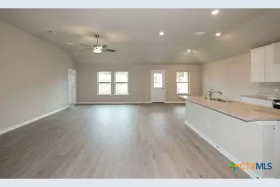 608 Cypress Arbor, Seguin, TX 78155 - Photo 4