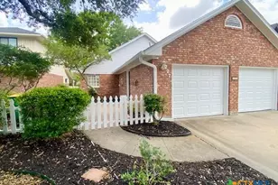 227 Charleston Dr, Victoria, TX 77904 - Photo 2