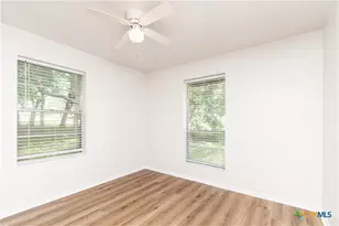 #1 Cliffside Dr, Morgans Point Resort, TX 76513 - Photo 10