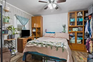 210 E Leon St, Gatesville, TX 76528 - Photo 32