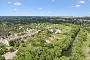 730 E Mather St, New Braunfels, TX 78130 - Photo 8