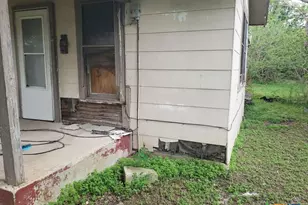 702 N Orchard Ave, Cameron, TX 76520 - Photo 10