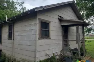 702 N Orchard Ave, Cameron, TX 76520 - Photo 14