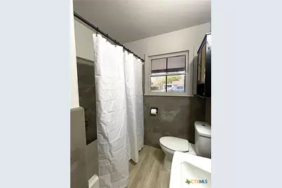 2405 E Mimosa Avenue, Victoria, TX 77901 - Photo 8