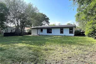 2405 E Mimosa Ave, Victoria, TX 77901 - Photo 12