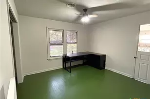 2405 E Mimosa Ave, Victoria, TX 77901 - Photo 10