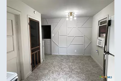 2405 E Mimosa Avenue, Victoria, TX 77901 - Photo 6