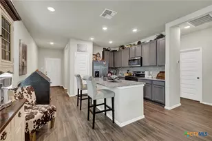 621 Kulpa Cross, Seguin, TX 78155 - Photo 2