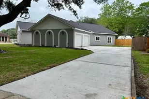 114 Chimney Rock Dr, Victoria, TX 77904 - Photo 2