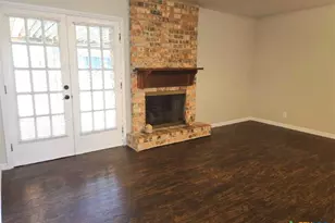 112 Lancaster St, Victoria, TX 77904 - Photo 6