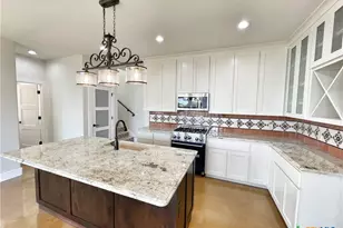 1690 Gruene Vineyard Crossing, New Braunfels, TX 78130 - Photo 4