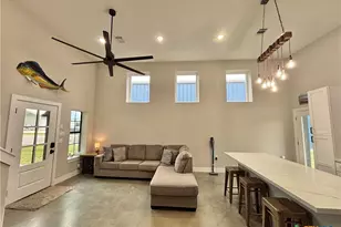 56 W Bank Ct, Port O'Connor, TX 77982 - Photo 10