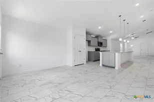 377 Dobson, Killeen, TX 76542 - Photo 6