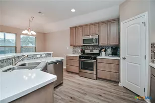 405 Tuscany Dr, Victoria, TX 77904 - Photo 4