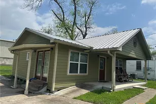 310 N La Grange St, Hallettsville, TX 77964 - Photo 4