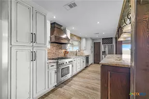 8359 Lower Mission Valley Rd, Victoria, TX 77905 - Photo 12