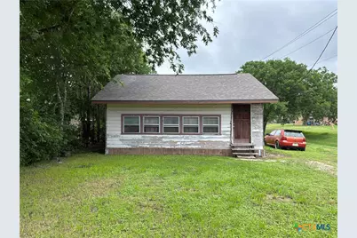 601 E 5th Street, Nixon, TX 78140 - Photo 1