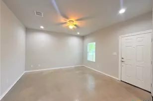 607 E Martindale Rd, Seguin, TX 78155 - Photo 2