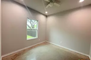 607 E Martindale Rd, Seguin, TX 78155 - Photo 6