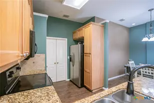 208 Yellowstone Dr, Victoria, TX 77904 - Photo 6