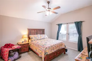 208 Yellowstone Dr, Victoria, TX 77904 - Photo 10