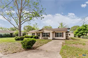 103 Poenitsch St, Cuero, TX 77954 - Photo 2