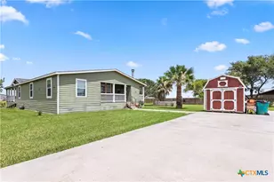 1845 Royal Rd, Port Lavaca, TX 77979 - Photo 4