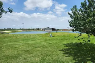 1845 Royal Rd, Port Lavaca, TX 77979 - Photo 1