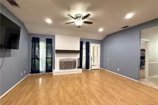 304 Cromwell Dr, Victoria, TX 77901 - Photo 4