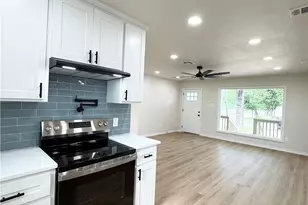 421 S 32nd St, Temple, TX 76501 - Photo 4