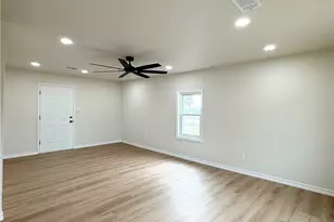 421 S 32nd St, Temple, TX 76501 - Photo 12