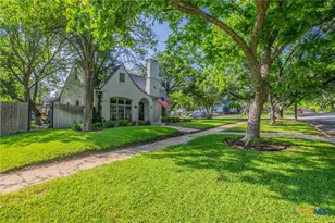 1120 N 13th St, Temple, TX 76501 - Photo 2