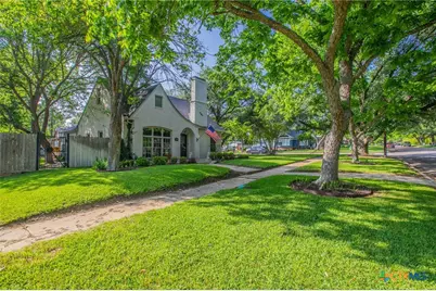 1120 N 13th Street, Temple, TX 76501 - Photo 2