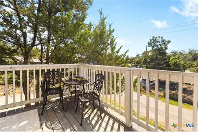 400 N Bowie Street, Seguin, TX 78155 - Photo 26