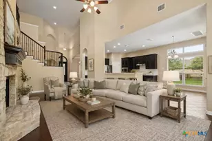 865 Santa Cruz, New Braunfels, TX 78132 - Photo 4
