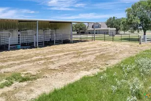 202 Prairie View, Victoria, TX 77904 - Photo 32