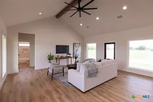 998 Bliss Dr, Victoria, TX 77904 - Photo 4