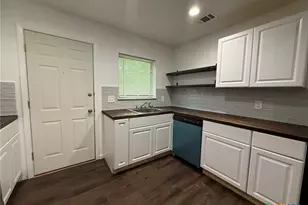 908 Wells St, Killeen, TX 76541 - Photo 4