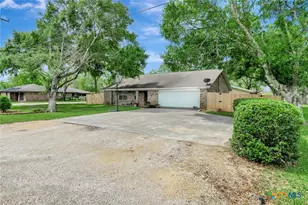 1002 S 2nd St, Ganado, TX 77962 - Photo 4