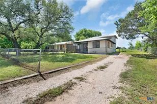 1210 Cloud St, Lampasas, TX 76550 - Photo 2