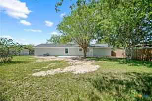 210 Travis St, Port Lavaca, TX 77979 - Photo 26