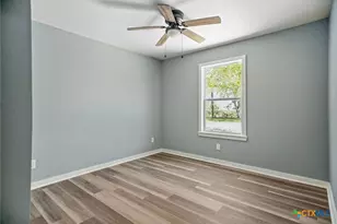 210 Travis St, Port Lavaca, TX 77979 - Photo 24