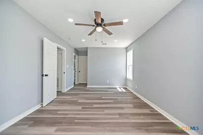 210 Travis Street, Port Lavaca, TX 77979 - Photo 18