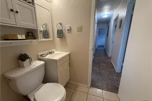 412 E Walnut St, Seguin, TX 78155 - Photo 22