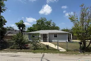 412 E Walnut St, Seguin, TX 78155 - Photo 32