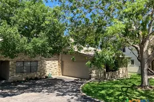 1603 W Lakeside Dr, Canyon Lake, TX 78133 - Photo 2